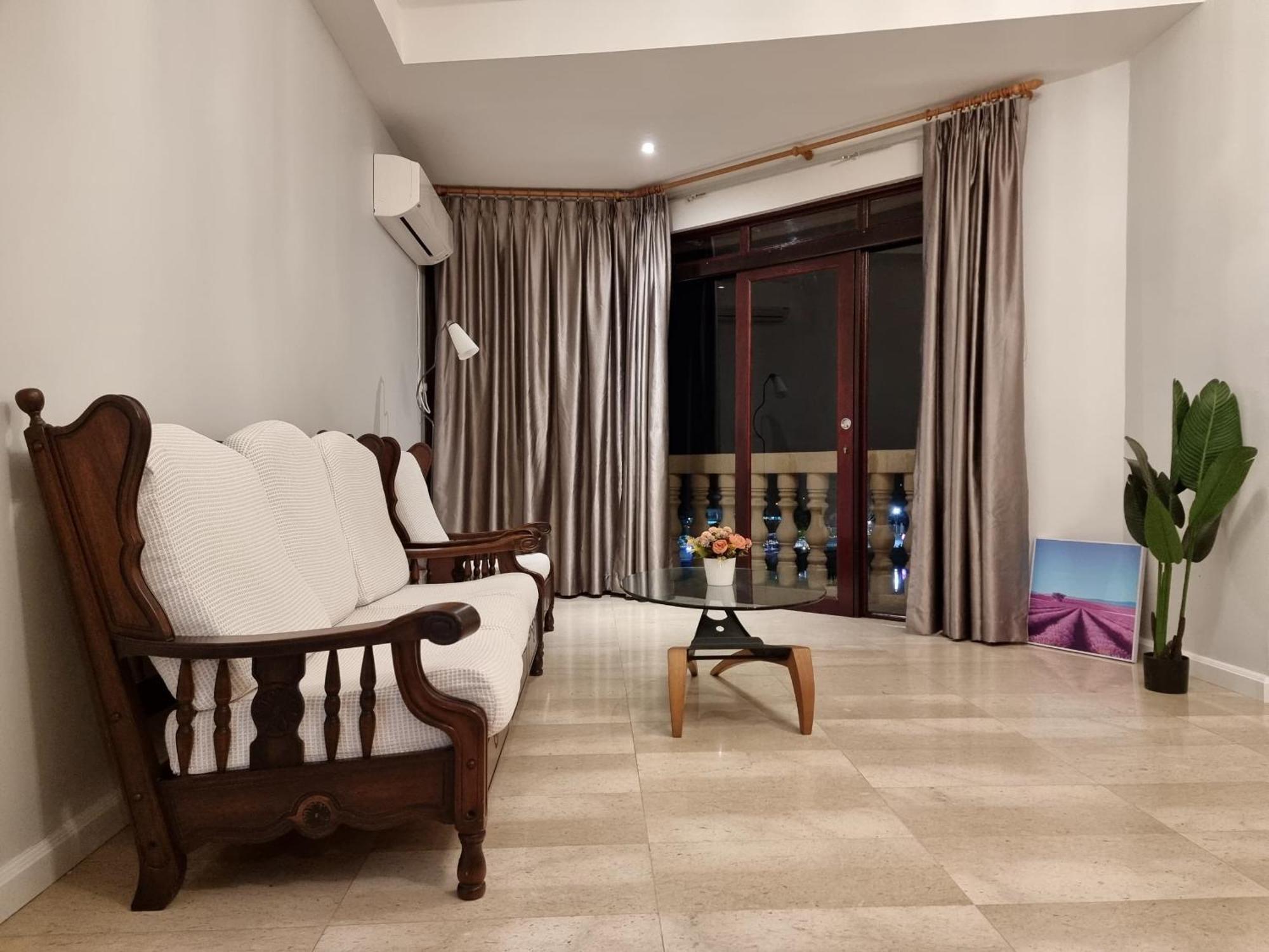 Cozzzy Hut Riverbank Suites Kuching With Spectacular River View Eksteriør bilde